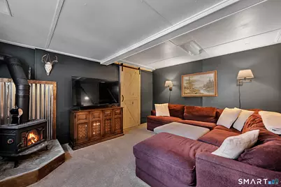 932 Litchfield Turnpike, Bethany, CT 06524 - Photo 15