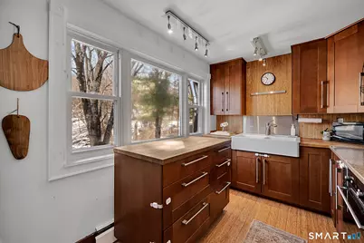 932 Litchfield Turnpike, Bethany, CT 06524 - Photo 7