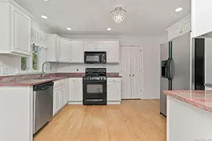 310 Main St, Westport, CT 06880 - Photo 11