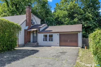 100 Loftus Circle, Bridgeport, CT 06606 - Photo 3