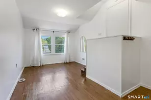 100 Loftus Cir, Bridgeport, CT 06606 - Photo 13