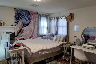 100 Loftus Cir, Bridgeport, CT 06606 - Photo 7