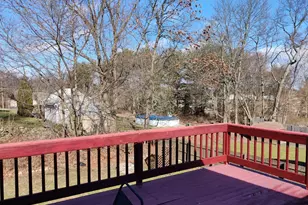 100 Loftus Cir, Bridgeport, CT 06606 - Photo 11