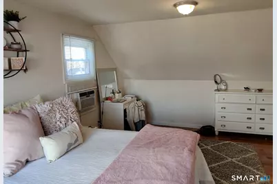 100 Loftus Circle, Bridgeport, CT 06606 - Photo 13