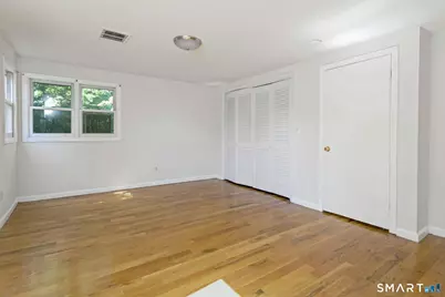 100 Loftus Circle, Bridgeport, CT 06606 - Photo 17