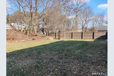 100 Loftus Circle, Bridgeport, CT 06606 - Photo 15