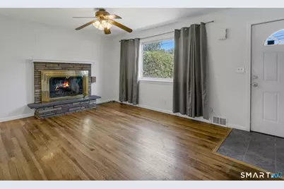 100 Loftus Circle, Bridgeport, CT 06606 - Photo 5