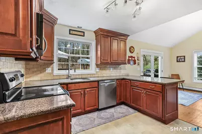 46 Little Brook Lane, Newtown, CT 06470 - Photo 9