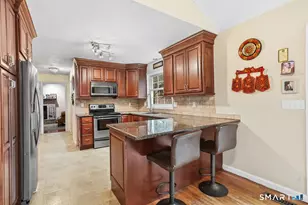 46 Little Brook Ln, Newtown, CT 06470 - Photo 7