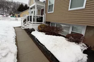 19 Gloria Pl, East Haven, CT 06512 - Photo 5