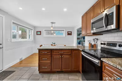 12 Lewis Street, Simsbury, CT 06081 - Photo 9