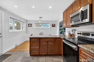 12 Lewis St, Simsbury, CT 06081 - Photo 9