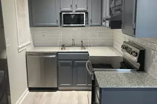 17 Harrison Pl, Hartford, CT 06112 - Photo 1