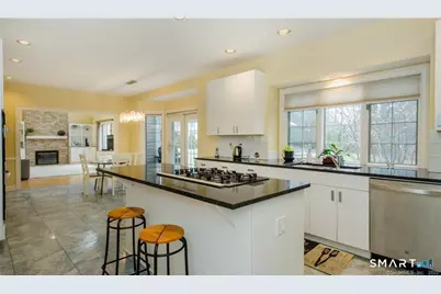 4 Buckingham Lane, West Hartford, CT 06117 - Photo 7