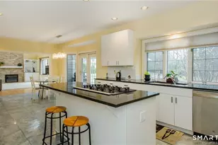 4 Buckingham Ln, West Hartford, CT 06117 - Photo 7