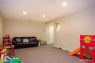 4 Buckingham Ln, West Hartford, CT 06117 - Photo 23