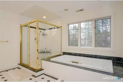 4 Buckingham Lane, West Hartford, CT 06117 - Photo 17