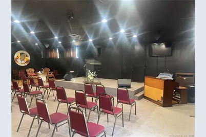 9 Maplewood Avenue, Bloomfield, CT 06002 - Photo 3