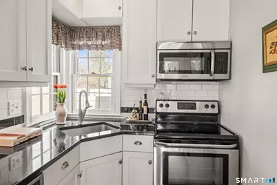 83 South Avenue #APT C, New Canaan, CT 06840 - Photo 19