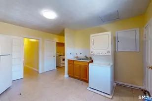 431 Edgewood St, Hartford, CT 06112 - Photo 31