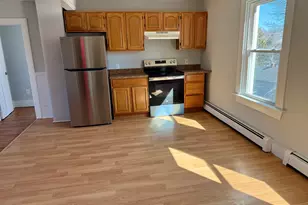 216 Vauxhall St, New London, CT 06320 - Photo 3