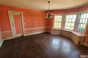 21 Bloomfield Ave, Hartford, CT 06105 - Photo 9