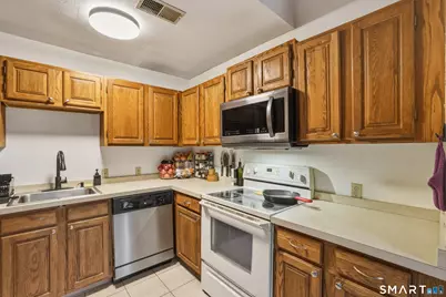 16 Vernon Avenue #APT 34, Vernon, CT 06066 - Photo 9