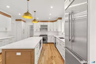 210 Pansy Rd, Fairfield, CT 06824 - Photo 9