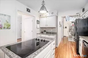 22 Flintlock Dr, Danbury, CT 06811 - Photo 7