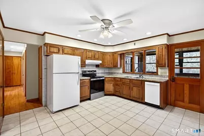 21 Rexview Circle, Trumbull, CT 06611 - Photo 9