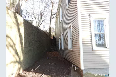 11 Division Street, Norwich, CT 06360 - Photo 5