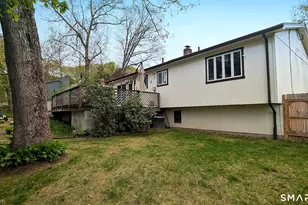 22 Crestwood Dr, Naugatuck, CT 06770 - Photo 3