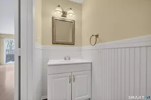 20 E Pembroke Rd, Danbury, CT 06811 - Photo 11