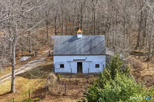 17 Colonial Dr, Killingworth, CT 06419 - Photo 3