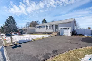 110 Meadow Lark Rd, Naugatuck, CT 06770 - Photo 37