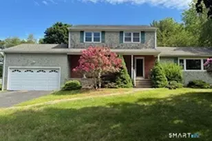 11 Williamsburg Dr, Orange, CT 06477 - Photo 1
