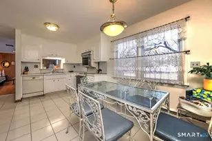 11 Williamsburg Dr, Orange, CT 06477 - Photo 11