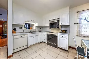 11 Williamsburg Dr, Orange, CT 06477 - Photo 15