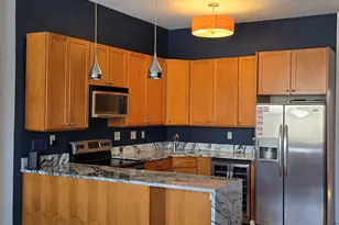 556 Chapel St, New Haven, CT 06511 - Photo 3