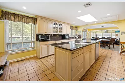 112 Bittersweet Hill, Wethersfield, CT 06109 - Photo 9