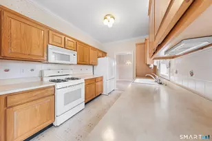 177 Thistle Pond Dr, Bloomfield, CT 06002 - Photo 5