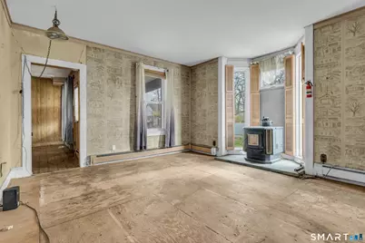 21 North Washington Avenue, East Lyme, CT 06357 - Photo 9