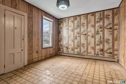 21 North Washington Avenue, East Lyme, CT 06357 - Photo 13