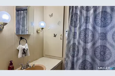 17 Montauk Road, East Hartford, CT 06118 - Photo 13