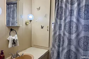 17 Montauk Rd, East Hartford, CT 06118 - Photo 13