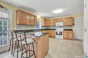 11 Jeanetti Dr, Derby, CT 06418 - Photo 11