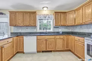11 Jeanetti Dr, Derby, CT 06418 - Photo 15