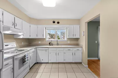 15 Derbyshire #15, Derby, CT 06418 - Photo 9