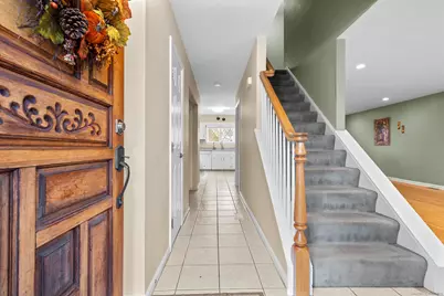 15 Derbyshire #15, Derby, CT 06418 - Photo 3