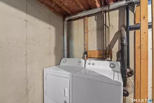 213 Oakland St, Manchester, CT 06042 - Photo 7